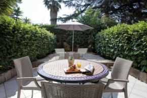 Гостиница Beautiful studio close to beach private parking  Вильнев-Лубе